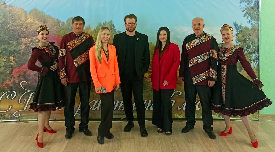 Артисты «Пензаконцерта» поздравили работников лесного хозяйства с профессиональным праздником Артисты «Пензаконцерта» поздравили работников лесного хозяйства с профессиональным праздником